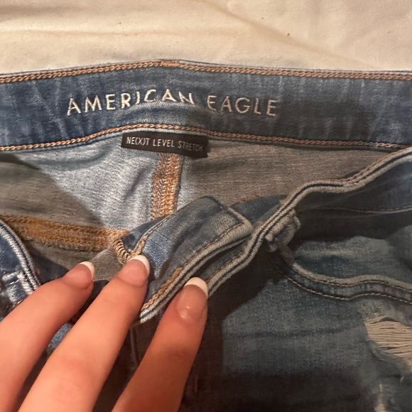 Light Wash American Eagle Ripped Denim Shorts Size 2 - Picture 2 of 3
